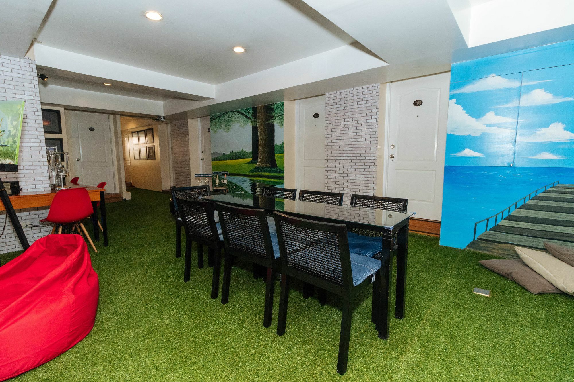 Reddoorz @ Amorsolo Makati Makati City Exteriör bild